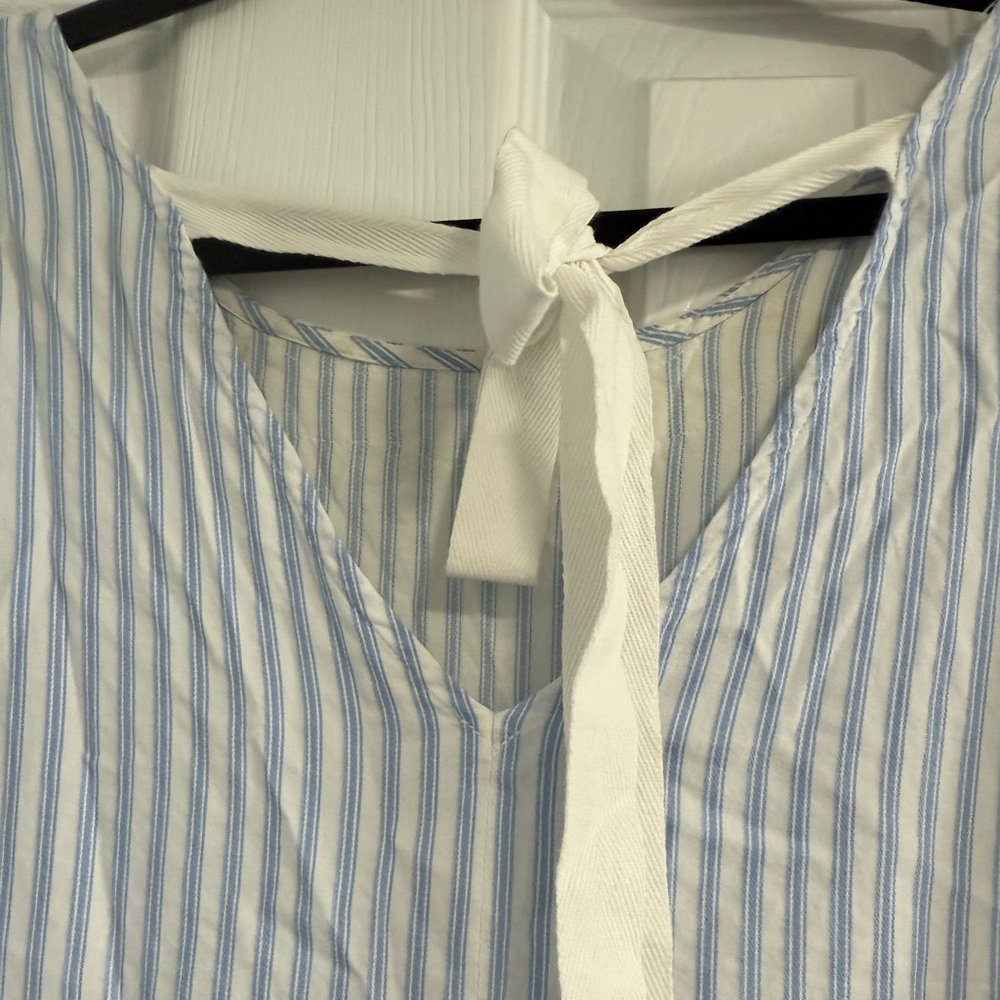 Chic Blue Striped Lace Blouse - Picture 6 of 10
